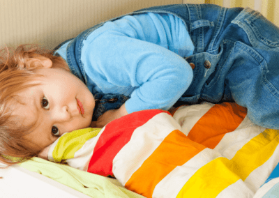 ¿Cuándo debería mover a mi bebé de una cuna a una cama?